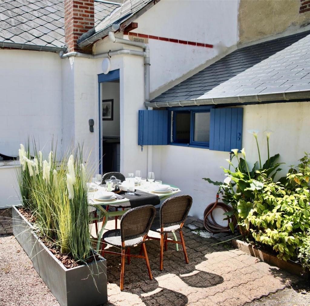 La Maison De Pecheur De Ginette Cabourg Bagian luar foto